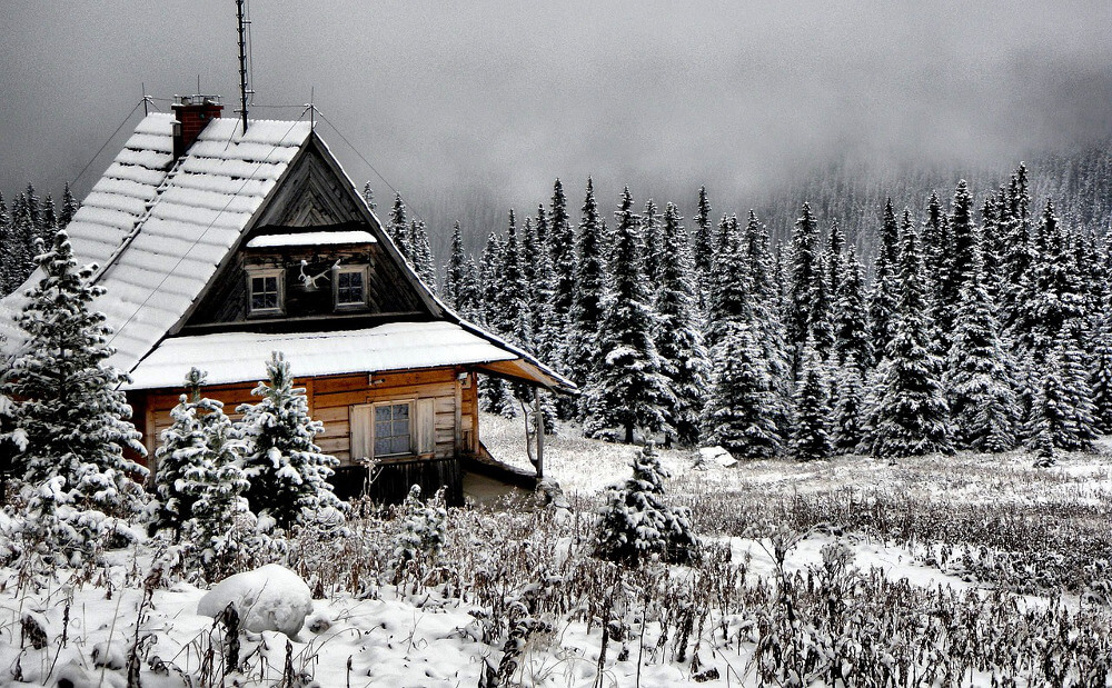 Ferienhaus mit Frost im Winter
